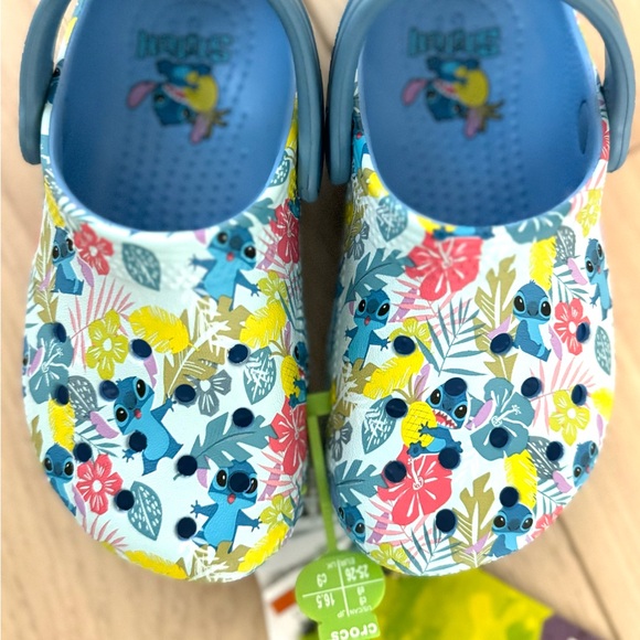 CROCS Toddlers' Disney Stitch Classic Clog - Picture 2 of 7